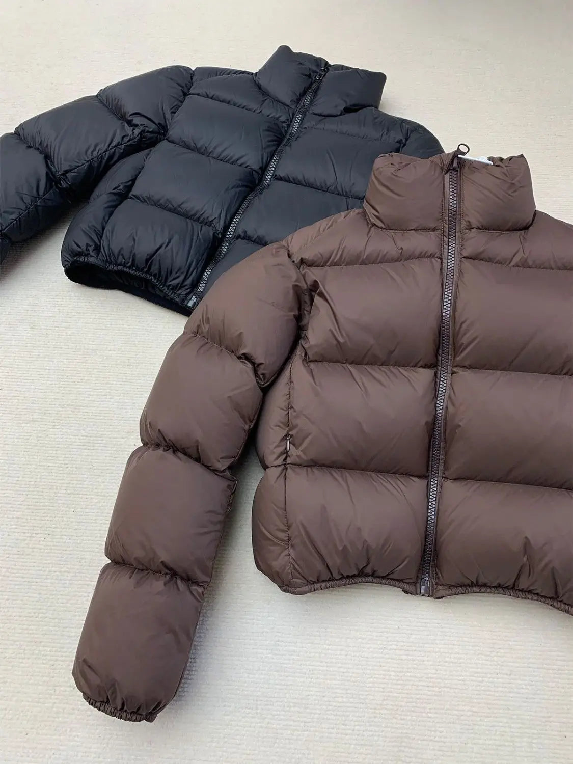 Women's Winter Cropped Puffer Jacket – Warm Padded Zip-Up Coat for Cold Weather